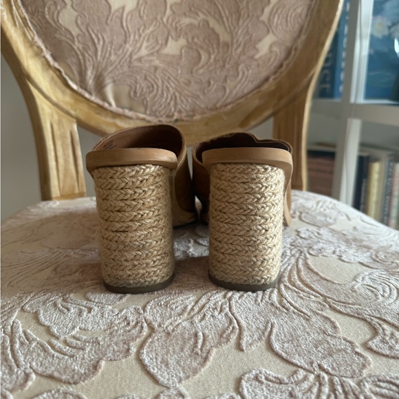 Dolce Vita Alycia Suede Mule Heel - Picture 5 of 7